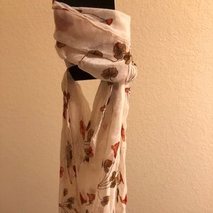 Nice fall scarf never worn
